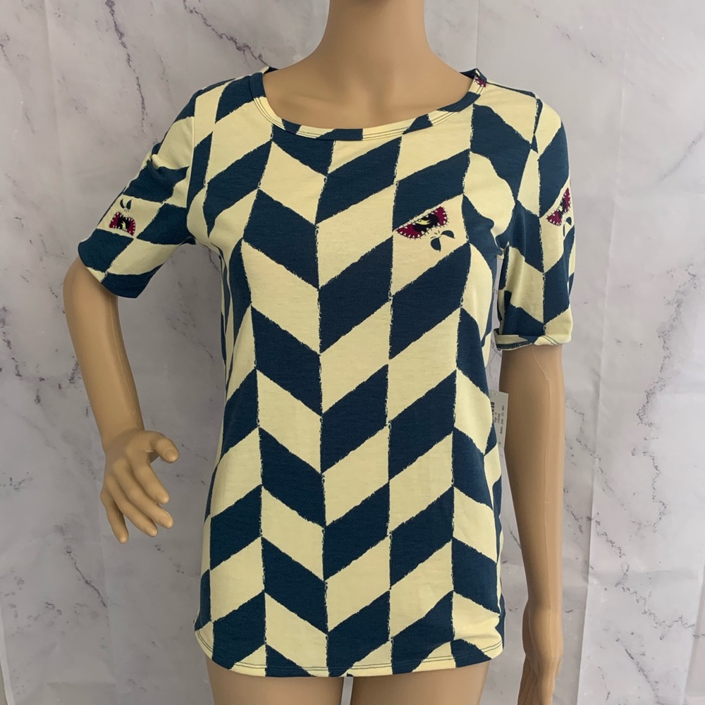 NWT LulaRoe Women’s Alice in Wonderland Small Tee